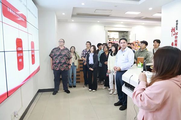 16a44316-68fb-448a-b728-ba898e2cd0d1.jpg